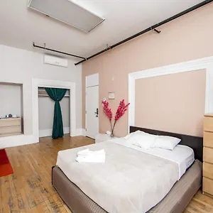 Inn St Denis, Montreal